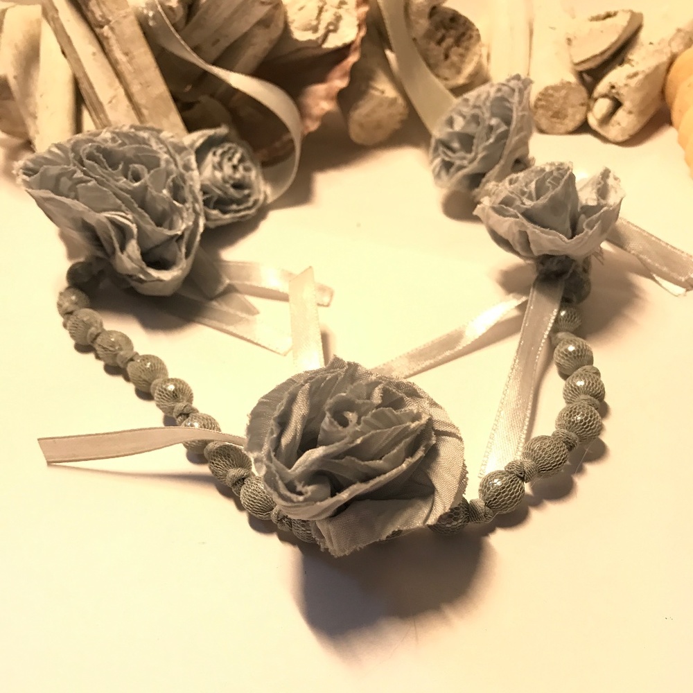 Gorgeous Pearl & Fabric Flower & Ribbon Necklace